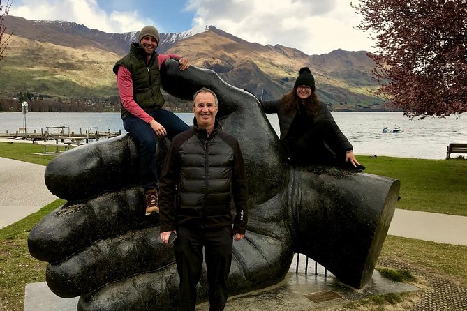 Arrowtown and Wanaka Highlights Tour from Queenstown - That Wanaka Tree: the 20-minute photo moment that matters