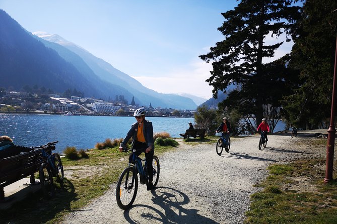 Arrowtown to Queenstown Bike Tour with Shuttle - Arrow River + Arrowtown: history vibes without a museum day