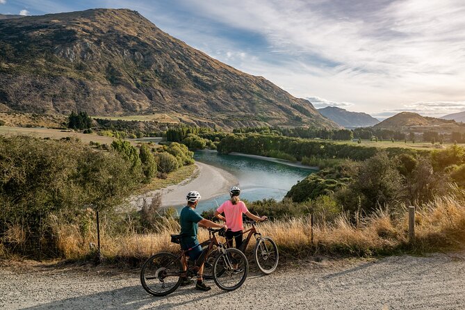 Arrowtown to Queenstown Full-Day Bike Adventure - Arrowtown morning: coffee, history vibes, and a good warm-up
