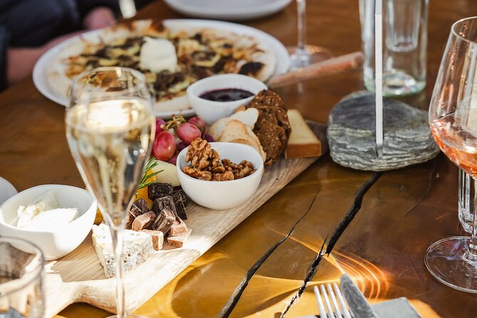 Award Winning Premium Wine Tour Queenstown Tasting at 4 Wineries - Stop 2: Kinross Cellar Door, Cottages, and the Best Midday Reset