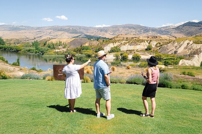 Boutique Wine Tour - visit Central Otago, 4 Wineries & Lunch - Small-group touring: the comfort and pace that matter