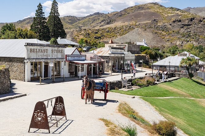 Boutique Wine Tour - visit Central Otago, 4 Wineries & Lunch - Stop 1 in Gibbston: your first tasting in pinot country