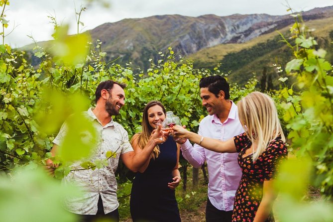 Boutique Wine Tour - visit Central Otago, 4 Wineries & Lunch - Final Gibbston tasting on the return: the “one more” moment