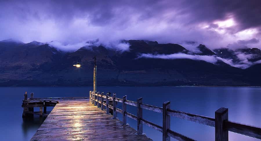 From Queenstown: Lord Of The Rings Tour to Glenorchy - Guides and their story style: what makes the day feel special