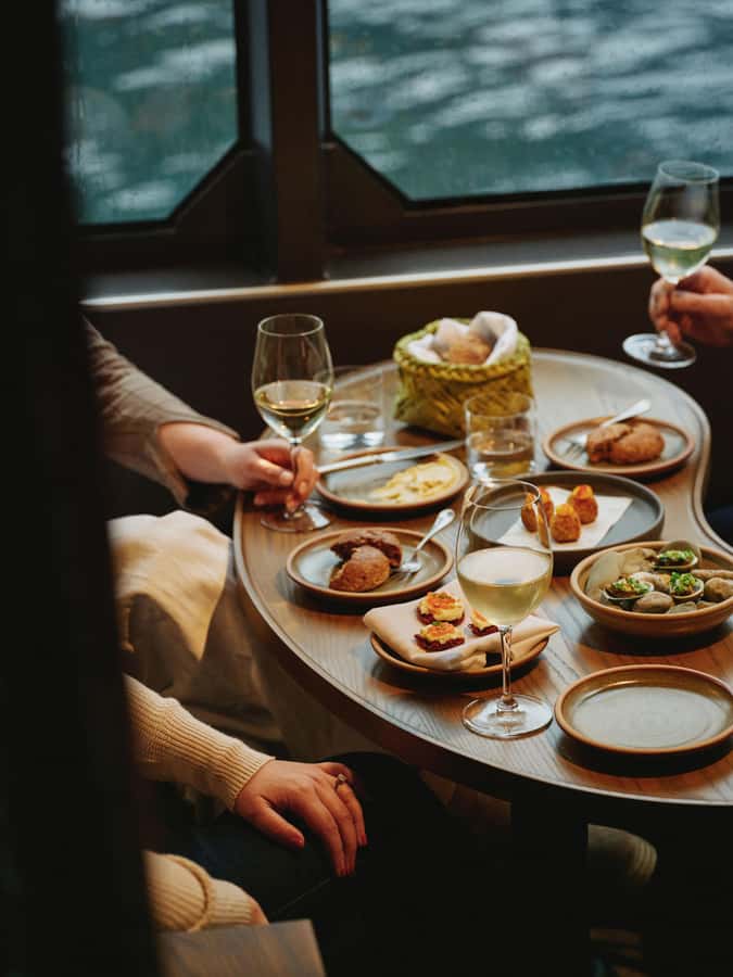 From Queenstown: Milford Sound Business Class with Cruise - Queenstown To Te Anau: A Comfortable Start On The Milford Road