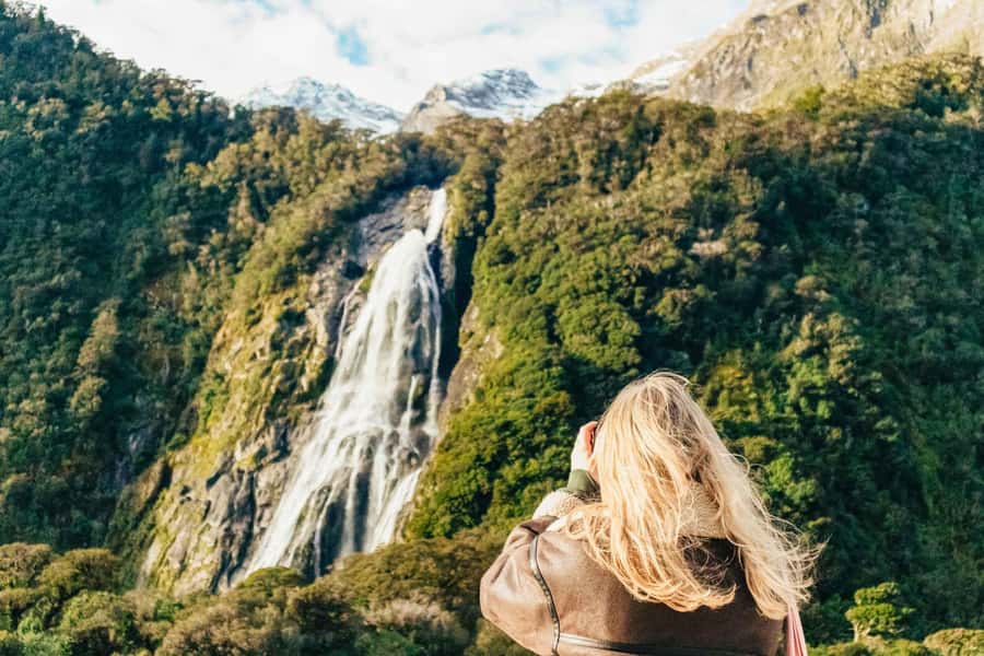 From Queenstown: Milford Sound Cruise and Coach Day Tour - Lake Wakatipu and Te Anau break: why the morning pacing matters