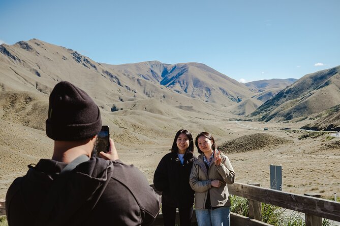 Full-Day Guided Sightseeing Tour of Mount Cook from Queenstown - Lake Pukaki: where Aoraki/Mount Cook shows up big and clear