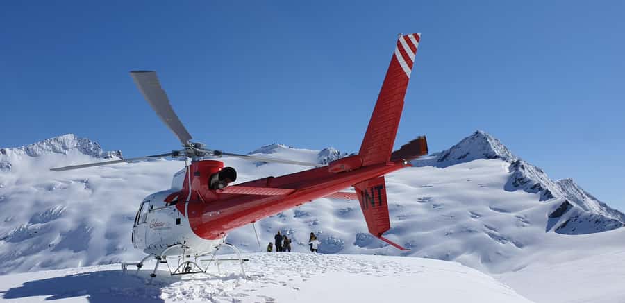 Glacier Explorer & Earnslaw Burn Helicopter Flight - Meet at Lucas Place: how the start keeps things simple