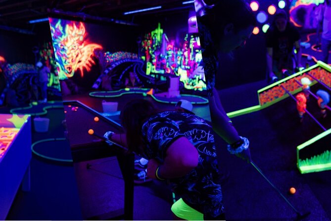 Glow in the Dark Mini Golf in Queenstown - Who should book, and how to get the most fun