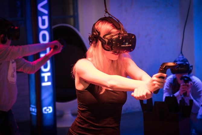 Hologate VR - Multiplayer Virtual Reality - Holgate VR in Queenstown: Your Body Controls the Action