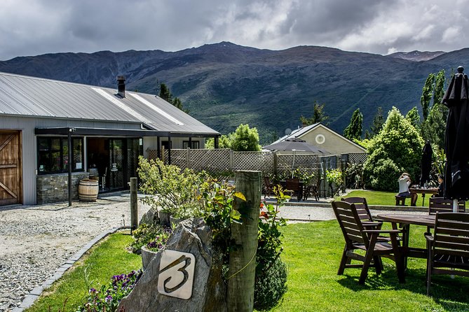Hop on Hop off Wine Tours Queenstown - Arrowtown Village: the warm-up before the cellar doors