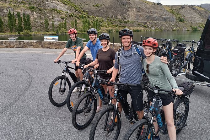 Lake Dunstan Cycleway Bike Rental And Return Shuttle - Shuttle back to Cromwell: less stress, more time on the bike