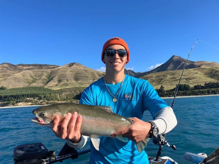 Lake Wakatipu: 3 Hour Fishing Adventure by Boat - Meeting the crew: what to look for at the jetty