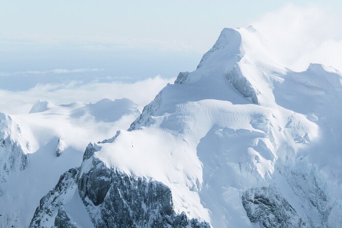 Milford Sound and Big Five Glaciers Scenic Flight - The return path: beech forest, Lake Wakatipu, and Sutherland Falls
