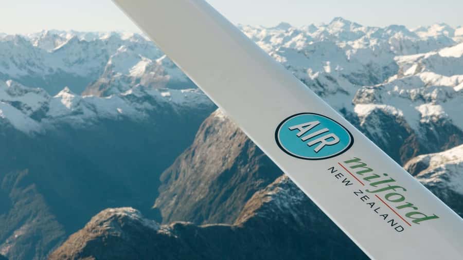 Milford Sound & Big 5 Glaciers Scenic Flight from Queenstown - Comfort and Camera-First Seating: Getting the Best Views