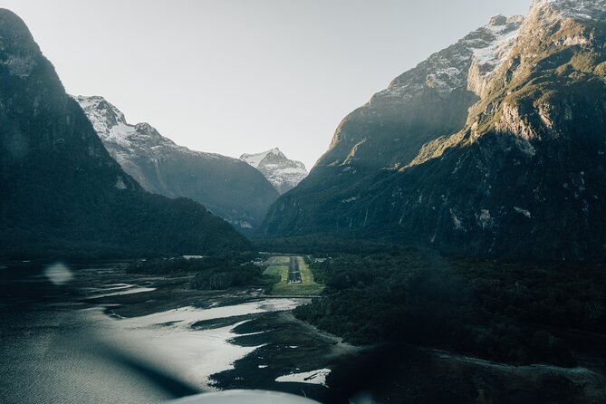 Milford Sound Cruise with Round-Trip Flights from Queenstown - The return flight over the Southern Alps: a different view back