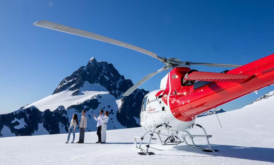 Milford Sound Extended Helicopter Flight & 3 Landings - Landing in Milford Sound: walk time, photos, and real perspective