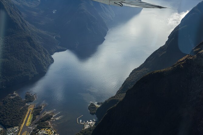 Milford Sound Flight and Cruise ex Queenstown (incl Lunch) - Price and Value: Is $518.74 Worth It?
