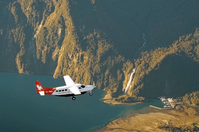 Milford Sound Fly-Cruise-Fly Tour from Queenstown - Return flight over a different route for extra scenery