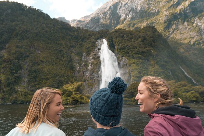 Milford Sound Small Group Tour, Cruise & Picnic Lunch - Mirror Lakes and Eglinton Valley: short walks with big payoffs