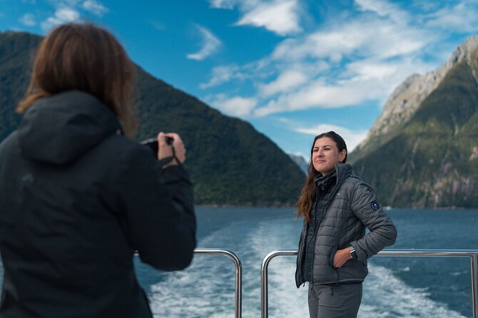 Milford Sound Small Group Tour, Cruise & Picnic Lunch - Homer Tunnel and the Cleddau Valley descent