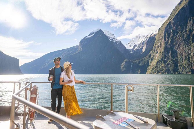 Milford Sound Tour from Queenstown with Cruise - Te Anau break: coffee, bathrooms, and a reset before the fjord
