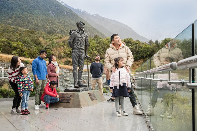 Mount Cook Day Tour from Queenstown - A 12-hour Queenstown-to-Christchurch route built around Aoraki Mt. Cook