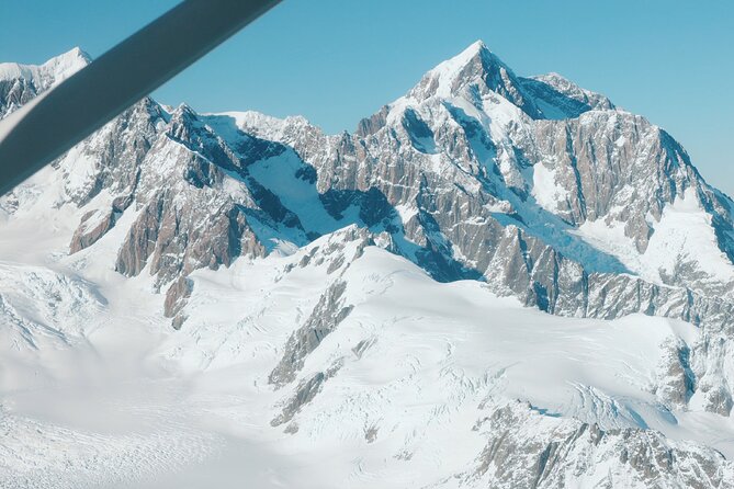 Mt. Cook Fly Explore Fly ex Queenstown by Glenorchy Air - Optional glacier landing: when the add-on makes sense