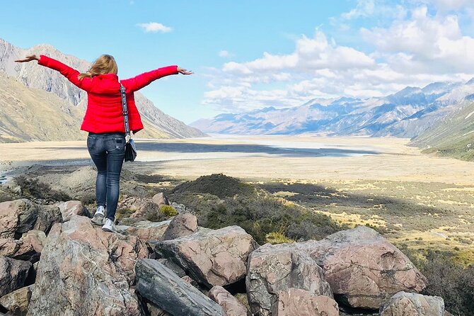 Mt Cook Tour & Ultimate Alpine Experience Combo from Queenstown - Photo stops and local flavor: visitor centre, salmon farm, and orchards