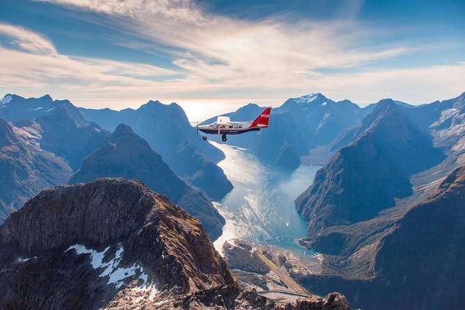 Premium Milford Sound Tour Including Cruise, Flight & Lunch - Lake Te Anau stop: a quick reset before the bigger terrain