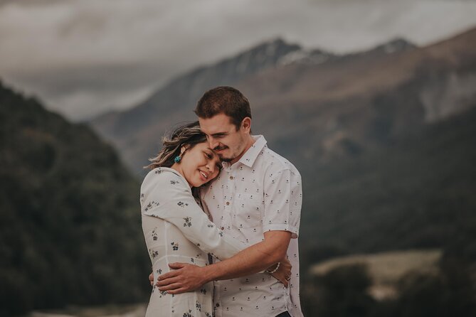 Private Couples Photo Shoot in Queenstown - Getting around comfortably: air-conditioned vehicle + breaks built in