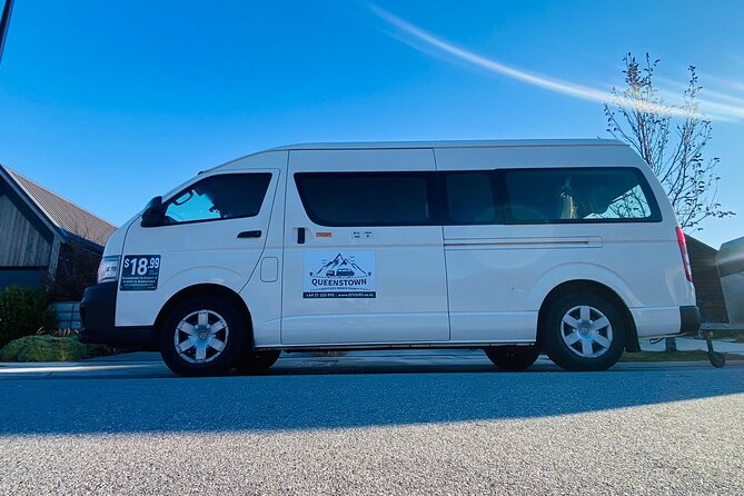 Private Queenstown Airport to Hotel Transfers - Plush pickup at Queenstown Airport in about 30 minutes