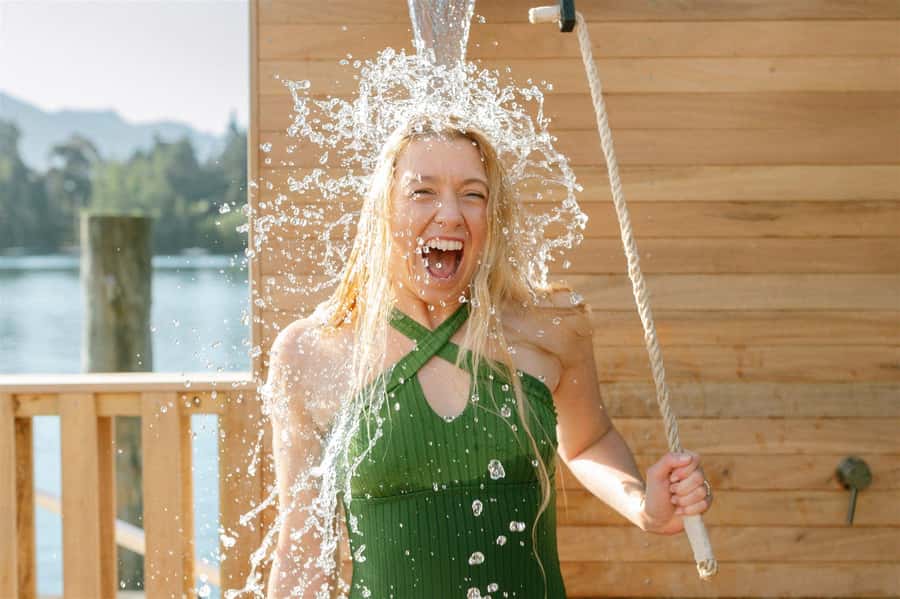 Queenstown: Floating Sauna Experience on Lake Whakatipu - What actually happens during the 75 minutes