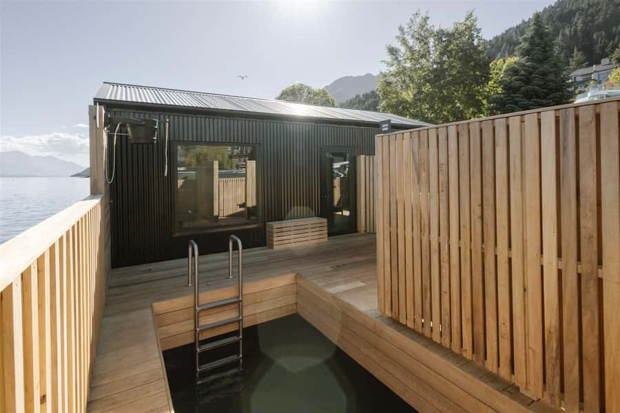 Queenstown: Floating Sauna Experience on Lake Whakatipu - Finding Watershed on St Omer’s Wharf without stress