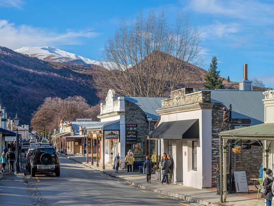 Queenstown: Highlights Tour with Wine Tasting - Getting oriented fast: Lake views, Remarkables peaks, and a tight 3-hour loop