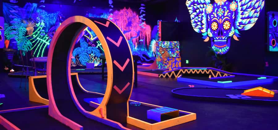 Queenstown: Indoor Putt 'n' Glow Mini Golf - Queenstown’s Indoor Glow Mini Golf: What You’re Really Booking