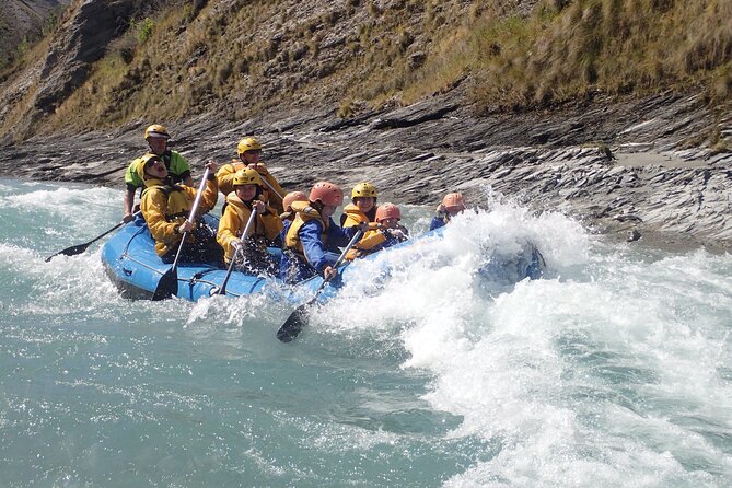 Queenstown Kawarau River Rafting and Jet Boat - The Dog Leg rapid finale: the 400m payoff