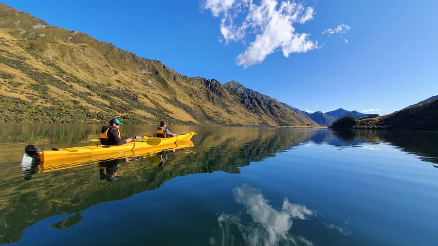 Queenstown: Kayaking or SUP Experience on Moke Lake - Getting to the water: minibus pickup or scenic self-drive