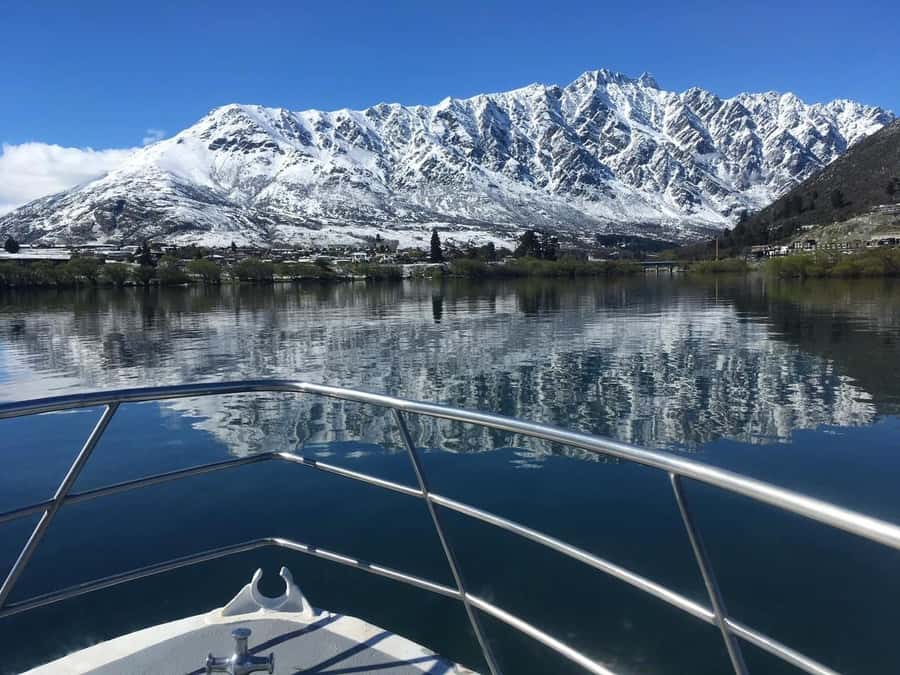 Queenstown: Lake Wakatipu Scenic Cruise - The big sights: Remarkables, Cecil Peak, and Kelvin Heights