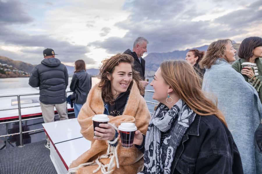 Queenstown: Lake Wakatipu Scenic Cruise - Wildlife and shoreline life: what you might spot