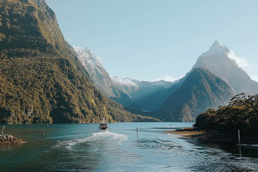 Queenstown: Milford Sound Flight and Cruise - The 40-Minute Flight to Milford: What You’re Looking At