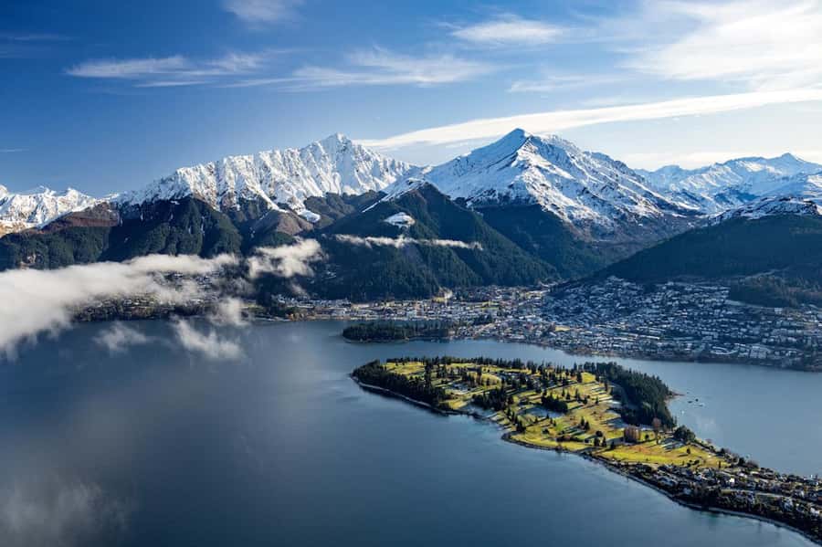 Queenstown: Remarakbles Helicopter Tour with Alpine Landing - The route over rivers and Lake Whakatipu: the views you’ll actually be tracking