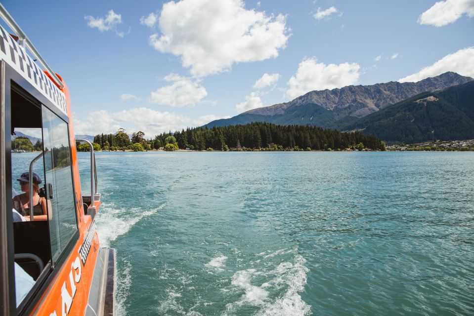 Queenstown: Scenic Highlights, Tour with Wine & Lake Cruise - Lake Hayes and the relaxing cruise on Lake Whakatipu