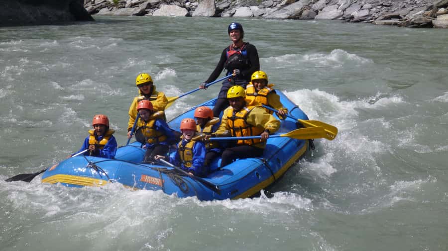 Queenstown: Shotover River Rafting & Skippers Canyon Tour - Shotover River Rafting: The 1.5-Hour Flow, Safety Briefing, and “Odd Rock Jump” Fun