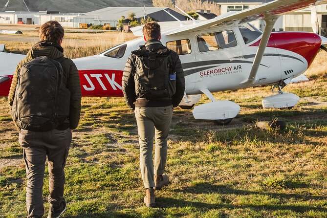 Queenstown Sunrise Glacier Scenic Flight by Glenorchy Air - The pilot and in-flight guidance: why it affects your photos
