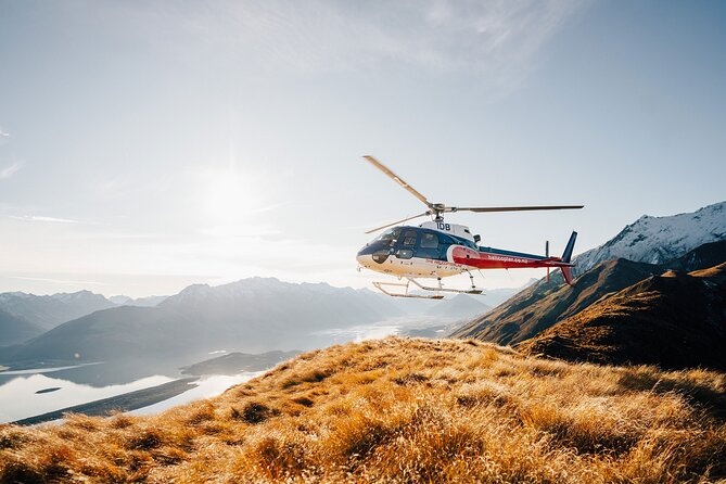 Queenstown: The Grand Circle Scenic Helicopter Flight - Wakatipu Basin circuit: the town, the lake, and the big aerial context