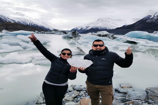 Queenstown to Christchurch One-Way Tour via Mt Cook & Lake Tekapo - Lake Pukaki: the bluest stop on the drive
