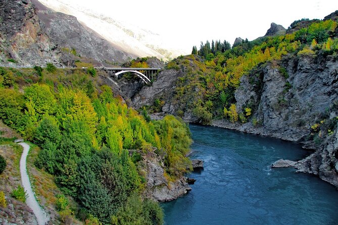 Queenstown to Franz Josef via Wanaka Small Group Day Tour (1-Way) - Lake Hāwea and Clutha River Country: Quick Lookouts, Great Views