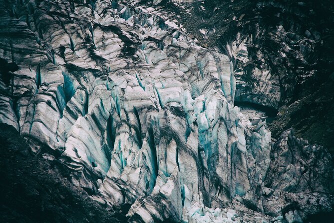 Queenstown to Mt Cook Small Group Tour (One-Way) - Comfort, snacks, and luggage: small things that change the experience