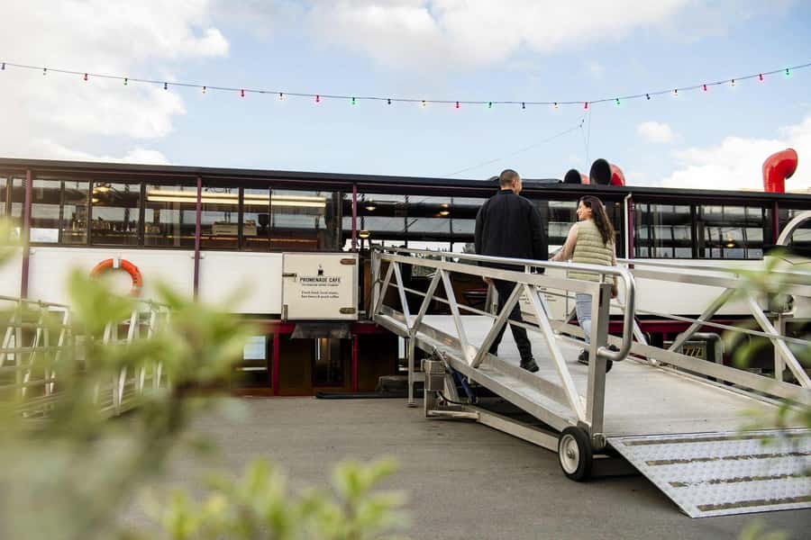 Queenstown: TSS Earnslaw Cruise of Lake Whakatipu - Commentary, Wheelhouse, and the Onboard Museum Stops
